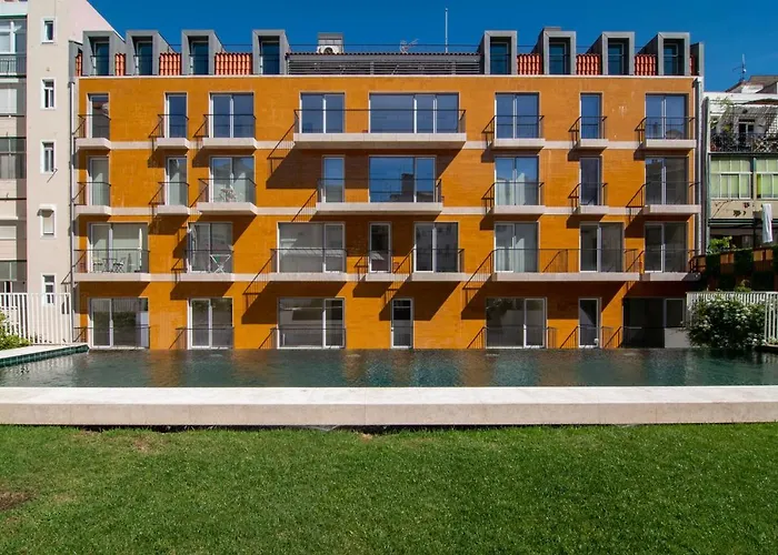 Bright 1 Bdr Apartment W/ Pool View By Lovelystay