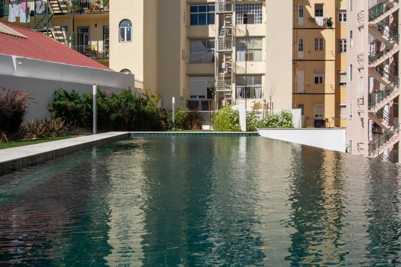 Bright 1 Bdr W/ Pool View By Lovelystay *