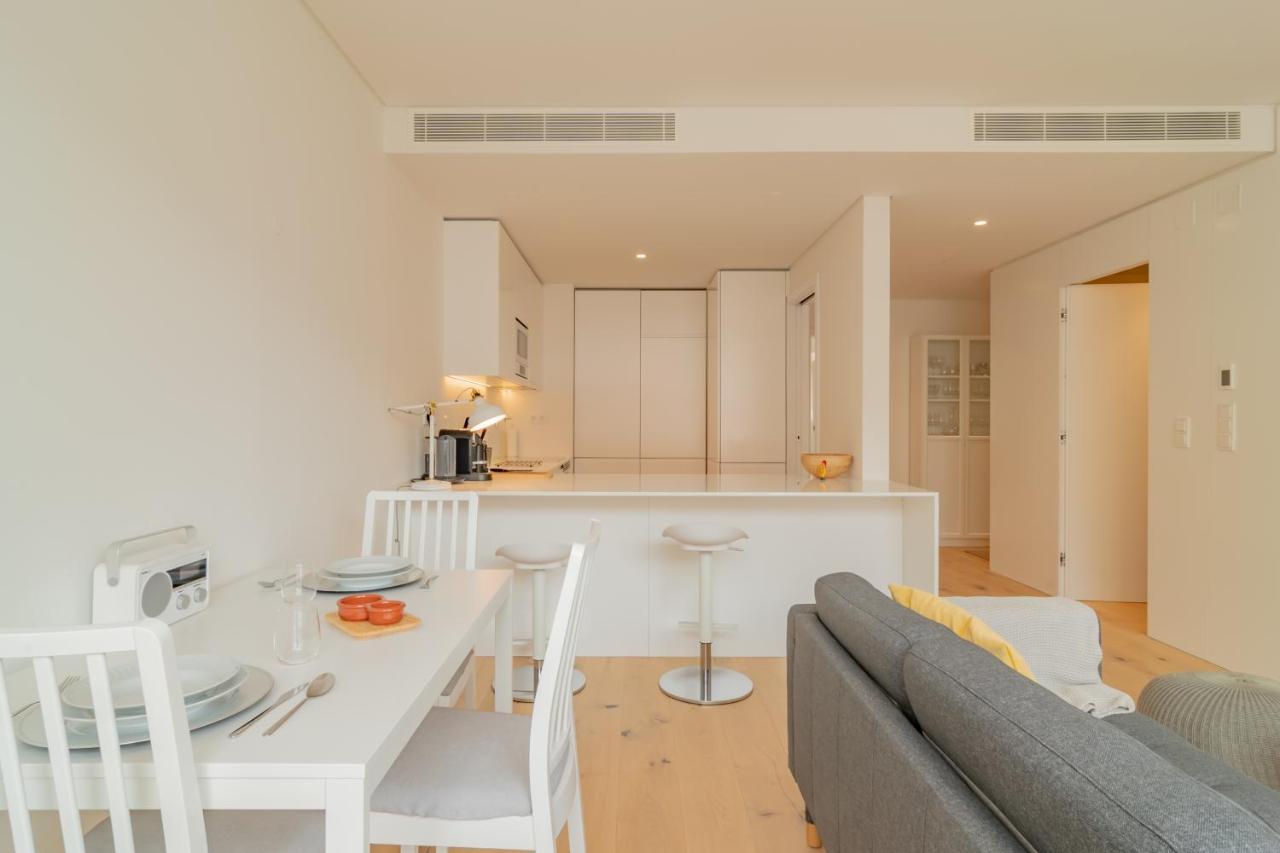 Bright 1 Bdr W/ Pool View By Lovelystay