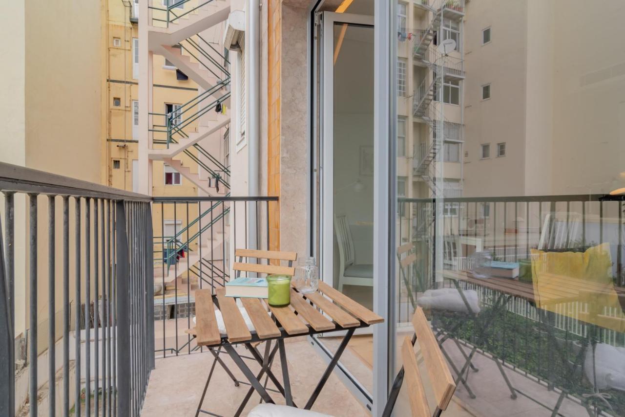 Bright 1 Bdr W/ Pool View By Lovelystay Lisboa